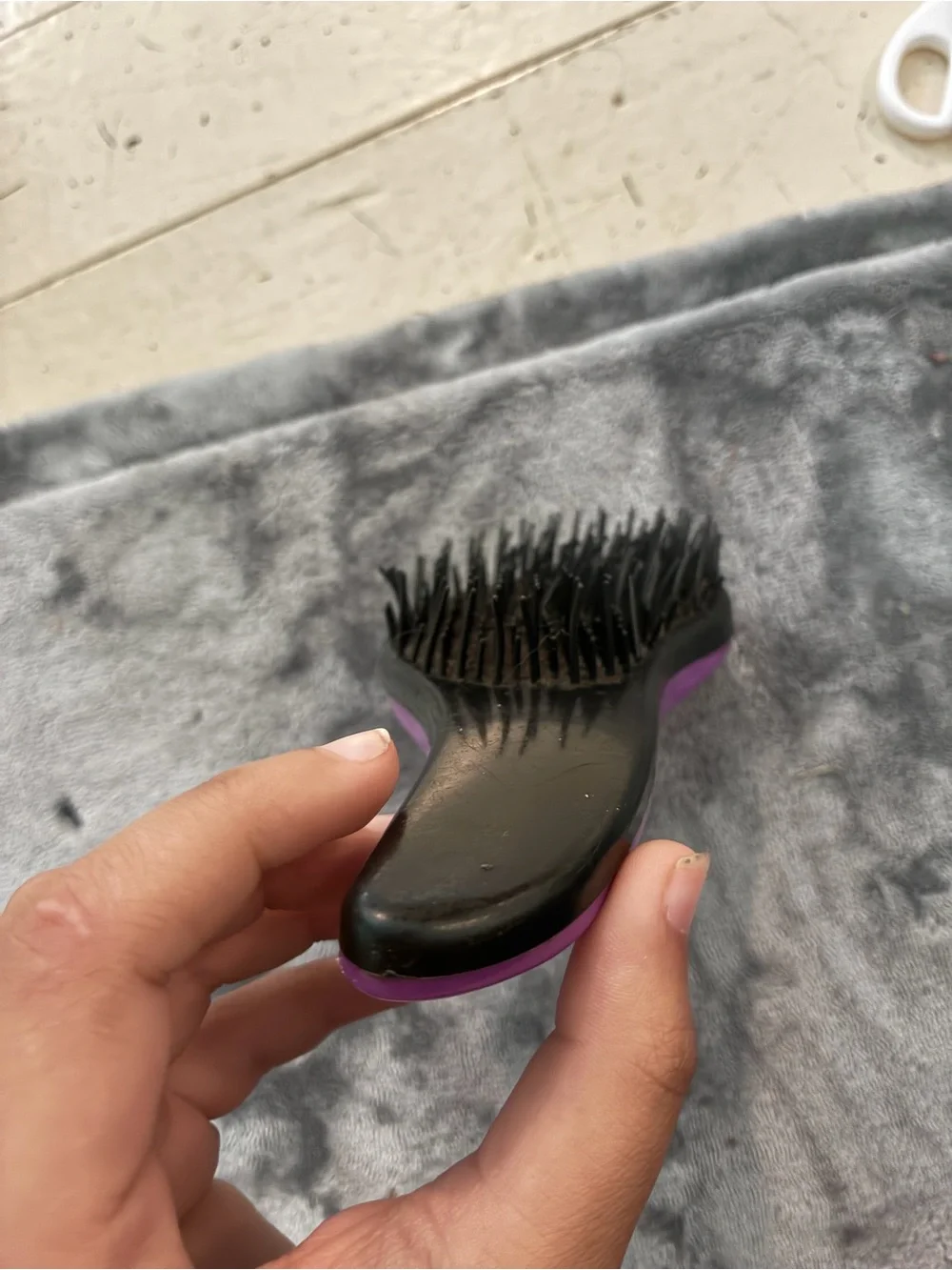 None detangler brush